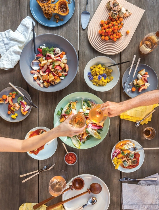 From Boyle Heights to Malibu, Los Angeles is the most exciting food city in the United States. These 100 recipes from L.A.’s best chefs transport the California Dream to your table. The L.A. Cookbook presents the drinks and dishes Angelenos love most, brilliantly adapted for the home. 256 pages. Hardback.