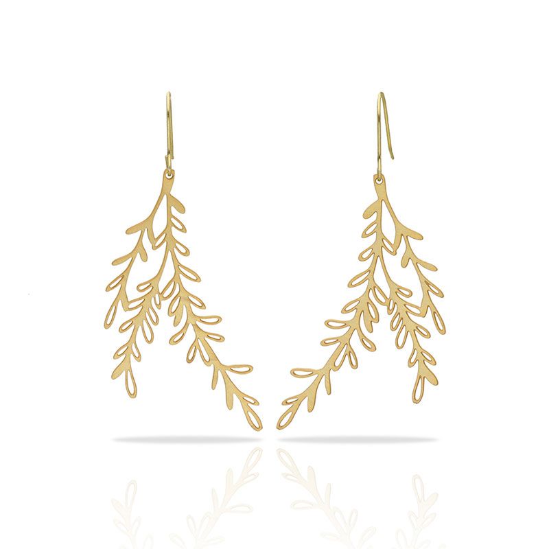 If you're looking for earrings which are both understated, and a statement, you found them! These leafy branch earrings are so light and comfortable that they can be worn day to night and will add an elegant touch to any outfit. Hooks: Gold plated sterling silver Leaf /branch: Gold plated brass Size: 2" x 0.5".