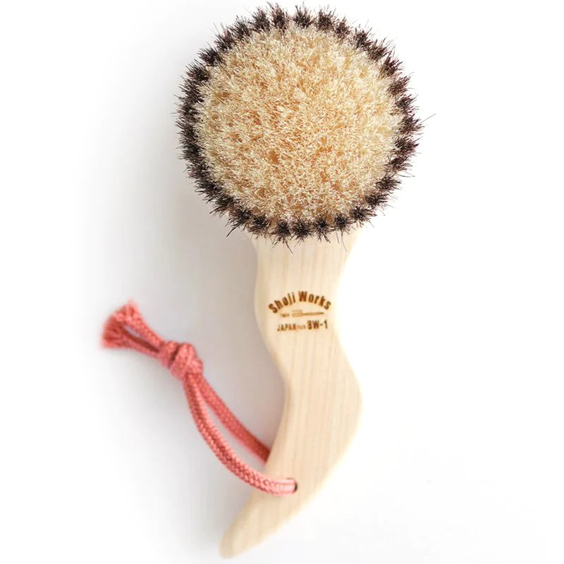  A way to refresh and invigorate body and mind. This light-colored short Japanese cypress handle with white and brown horsehair brush is all natural, beautifully designed and will leave your skin glowing! Brush length: 8" Brush diameter: 3" Cypress wood handle, bristles of white and brown horsehair. Made in Japan.