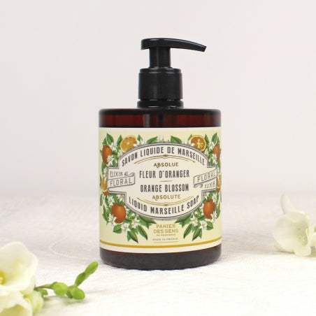 Rich in vegetable oils, olive and copra, this liquid soap, traditionally cooked in cauldrons, gently cleanses and helps the skin to preserve its natural balance. Ideal for all skin types. Divine orange blossom scent. 96% natural ingredients Vegan Recycled / recyclable packaging Made in France.